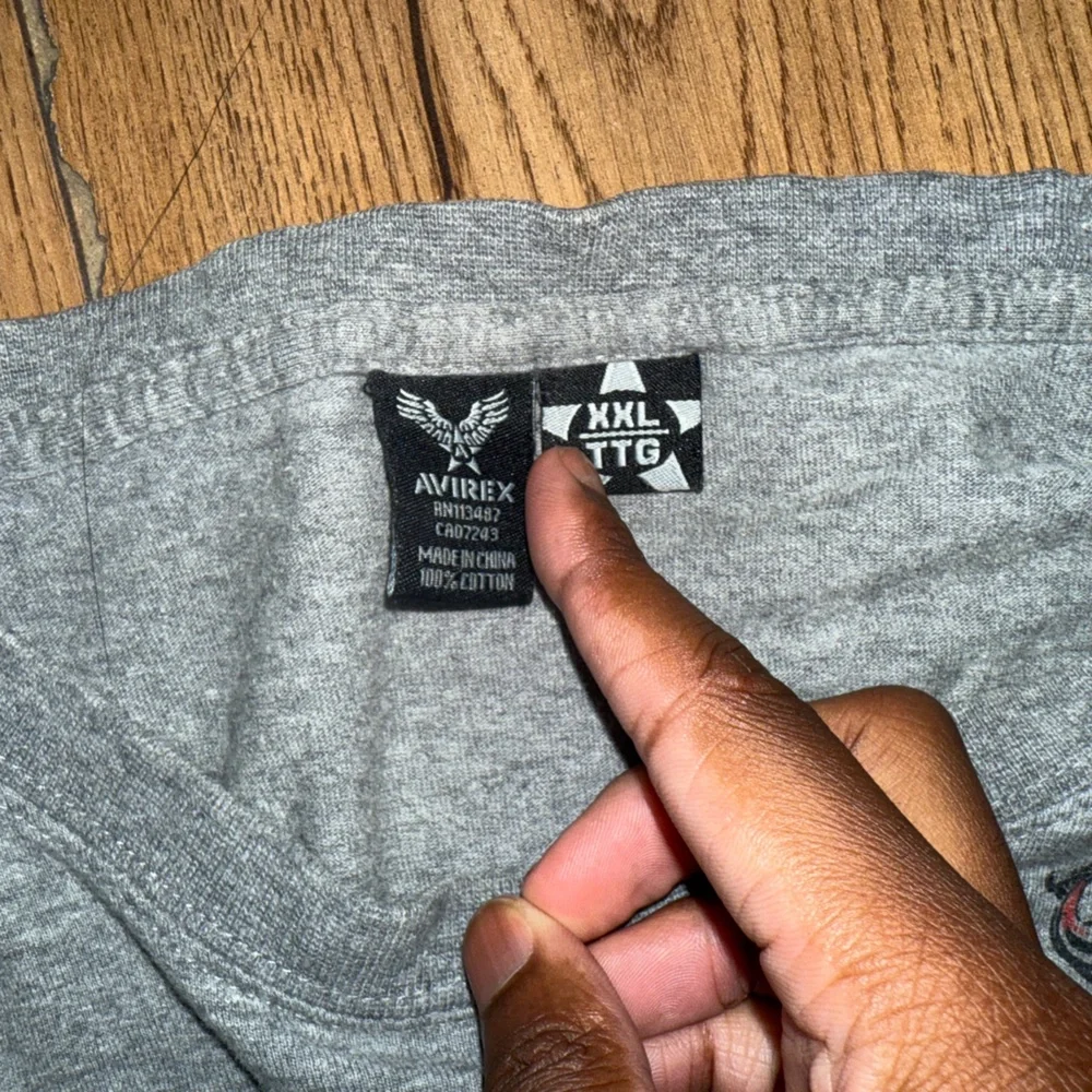 Vintage Avirex T-Shirt - Picture 4 of 5